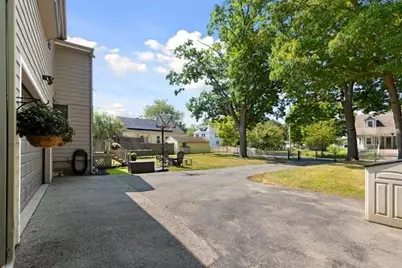 40 Hillside Ave, Beverly, MA 01915 - Photo 3