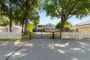 40 Hillside Ave, Beverly, MA 01915 - Photo 5