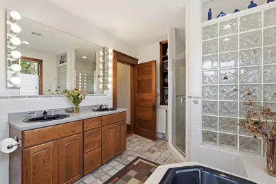 3 McKinley Ave, Easthampton, MA 01027 - Photo 29