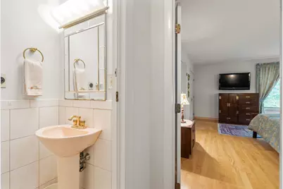 16 Wadsworth Ln, Dartmouth, MA 02748 - Photo 11
