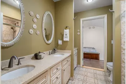 16 Wadsworth Ln, Dartmouth, MA 02748 - Photo 13
