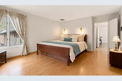 16 Wadsworth Ln, Dartmouth, MA 02748 - Photo 13