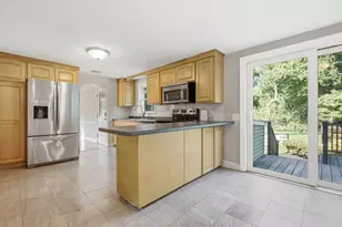14 Pleasant St, North Reading, MA 01864 - Photo 11
