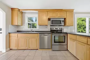 14 Pleasant St, North Reading, MA 01864 - Photo 13