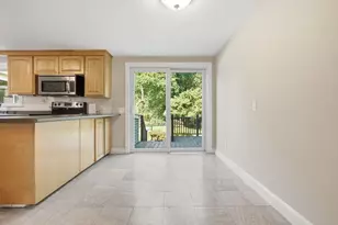 14 Pleasant St, North Reading, MA 01864 - Photo 9