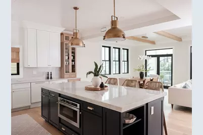 847 E 5th St, Boston, MA 02127 - Photo 5