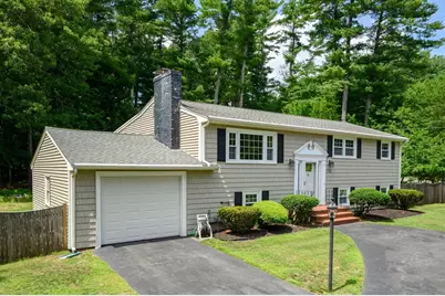 279 Center St, Pembroke, MA 02359 - Photo 3