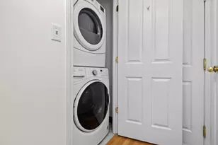 10 Charlesgate E, Boston, MA 02215 - Photo 21