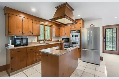 11 Longview Dr, Dartmouth, MA 02747 - Photo 19