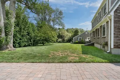 11 Longview Dr, Dartmouth, MA 02747 - Photo 7