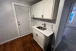 165 Pleasant St, Southbridge, MA 01604 - Photo 17