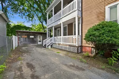 26 Hebron St, Springfield, MA 01107 - Photo 23