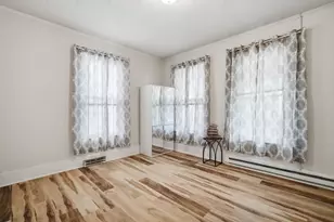 26 Hebron St, Springfield, MA 01107 - Photo 5