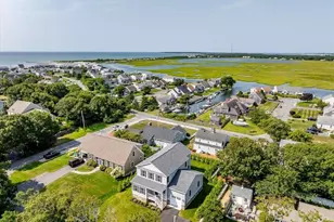 29 Parkers Neck Rd, Yarmouth, MA 02664 - Photo 3