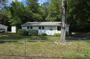 41 Potter Dr, Bellingham, MA 02019 - Photo 3