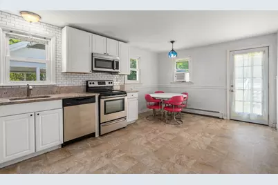 128 Clark St, Worcester, MA 01606 - Photo 7