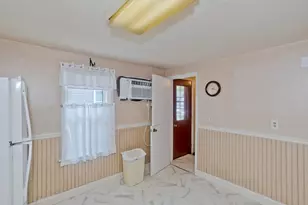 135 Prentice, Springfield, MA 01104 - Photo 11