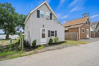 35 Ocean Ave, Halifax, MA 02341 - Photo 1