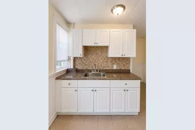 159 Frederick St #3W, New Bedford, MA 02744 - Photo 9