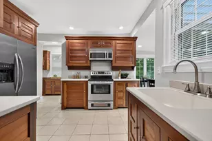 8 Darling St, Worcester, MA 01605 - Photo 5