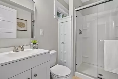 8 Darling St, Worcester, MA 01605 - Photo 17