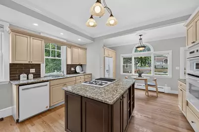 41 Maple St, Stoneham, MA 02180 - Photo 11
