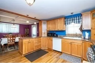 8 Highland St, Peabody, MA 01960 - Photo 5