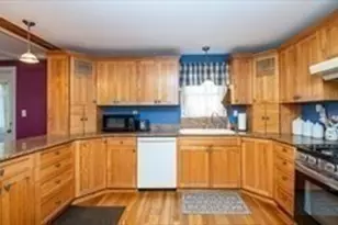 8 Highland St, Peabody, MA 01960 - Photo 7