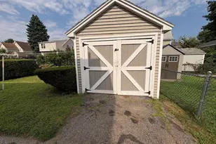 8 Highland St, Peabody, MA 01960 - Photo 25