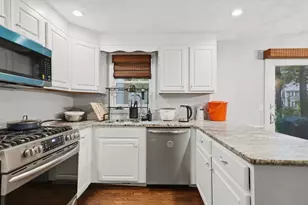 852 Wellman Ave, Chelmsford, MA 01863 - Photo 3