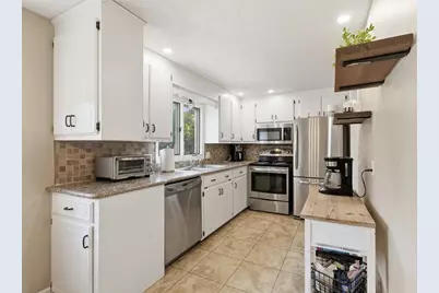 25 Paulson Dr, West Springfield, MA 01089 - Photo 11