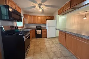 24 Crestshire Dr, Lawrence, MA 01843 - Photo 9