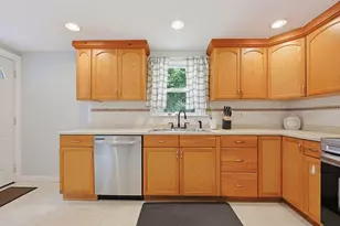 22 Harriss Ct, Abington, MA 02351 - Photo 9