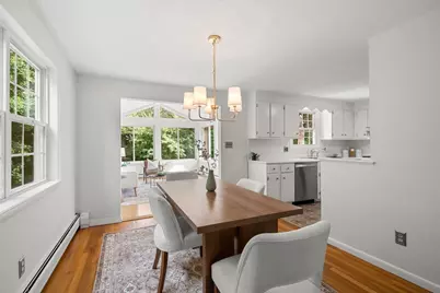 21 Freeport Dr, Burlington, MA 01803 - Photo 9