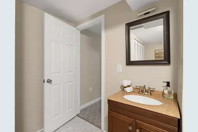 21 Freeport Dr, Burlington, MA 01803 - Photo 35