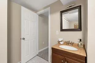 21 Freeport Dr, Burlington, MA 01803 - Photo 35