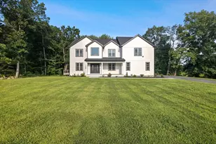 10 Falcon Dr, Shrewsbury, MA 01545 - Photo 1