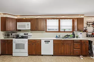 90 Glenview, Upton, MA 01568 - Photo 9