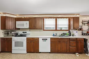 90 Glenview, Upton, MA 01568 - Photo 9