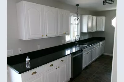 71 Eddywood St, Springfield, MA 01118 - Photo 7