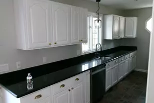 71 Eddywood St, Springfield, MA 01118 - Photo 7