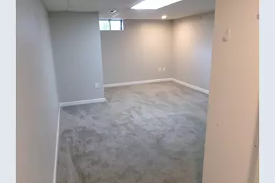 71 Eddywood St, Springfield, MA 01118 - Photo 27