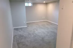71 Eddywood St, Springfield, MA 01118 - Photo 27