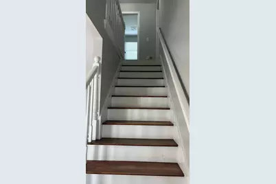 71 Eddywood St, Springfield, MA 01118 - Photo 13