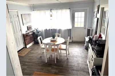 401 Whitlow St, New Bedford, MA 02746 - Photo 9
