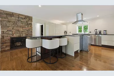 176 Spring St, Hopkinton, MA 01748 - Photo 3