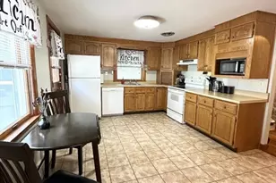 15 Cannon Rock Rd, Lynn, MA 01904 - Photo 5