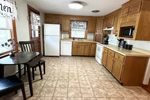 15 Cannon Rock Rd, Lynn, MA 01904 - Photo 5
