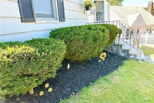 15 Cannon Rock Rd, Lynn, MA 01904 - Photo 3