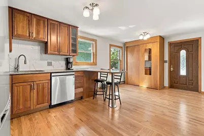 9 Dimock St, Danvers, MA 01923 - Photo 5